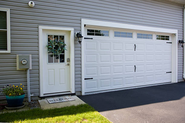 24/7 Emergency Garage Door Panel Replacement experts in Benzie County County, MI